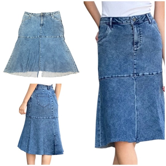 WASH LAB - DenimBlue Washed 
Trumpet Skirt with Slit in the  back  | Size 31 - Picture 1 of 10